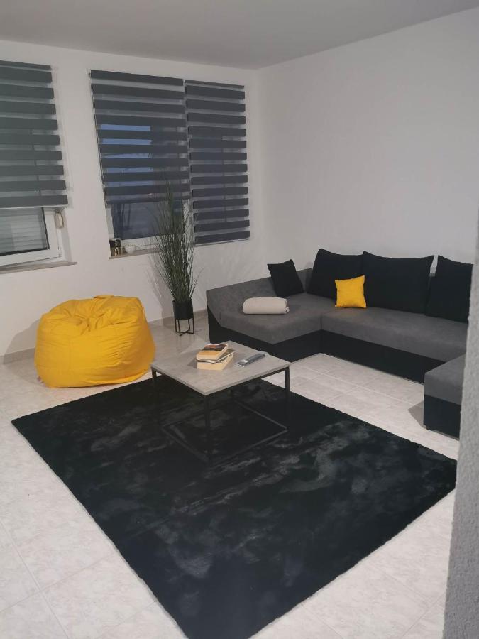 Guesthouse Nadia Сень Экстерьер фото