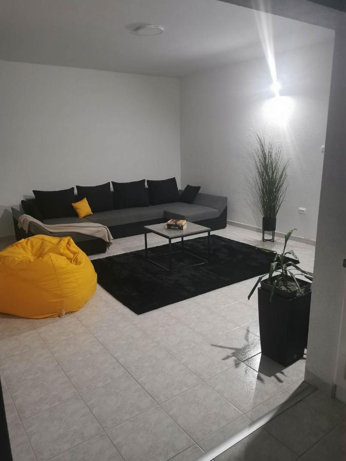 Guesthouse Nadia Сень Экстерьер фото