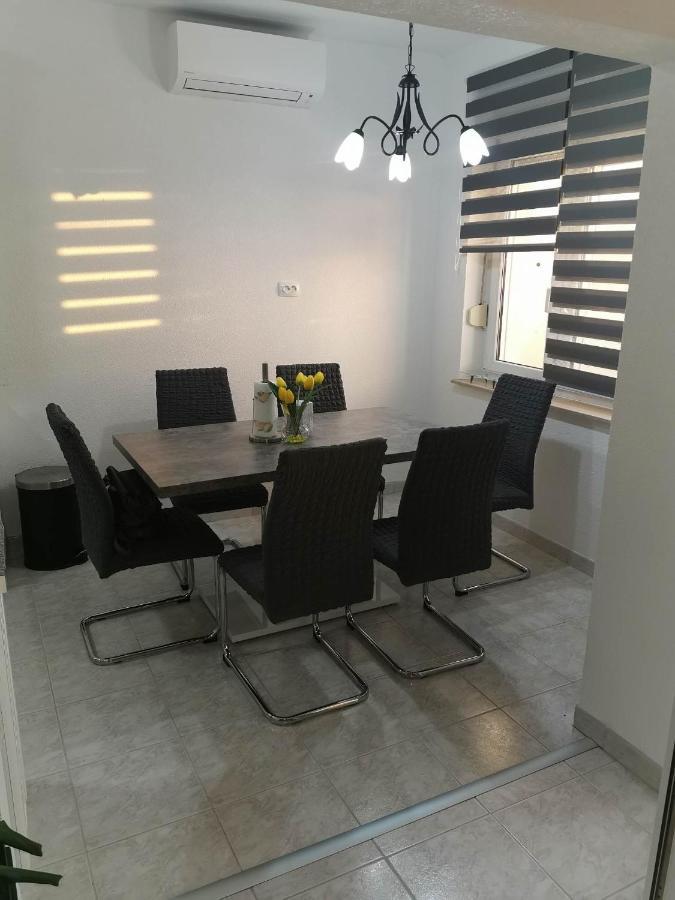 Guesthouse Nadia Сень Экстерьер фото