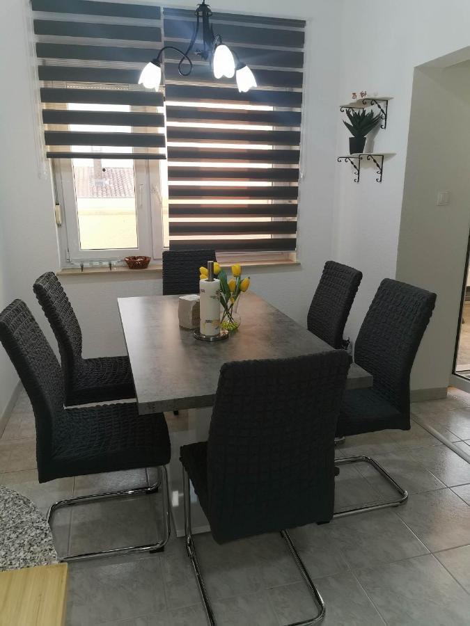 Guesthouse Nadia Сень Экстерьер фото