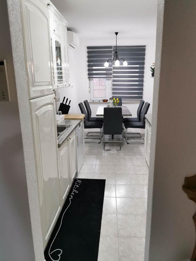 Guesthouse Nadia Сень Экстерьер фото