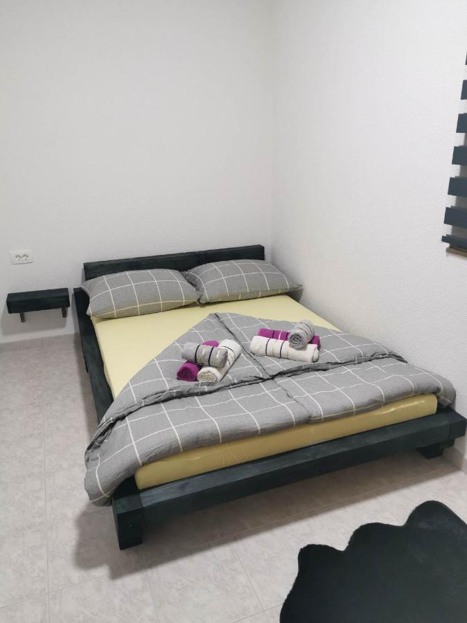 Guesthouse Nadia Сень Экстерьер фото