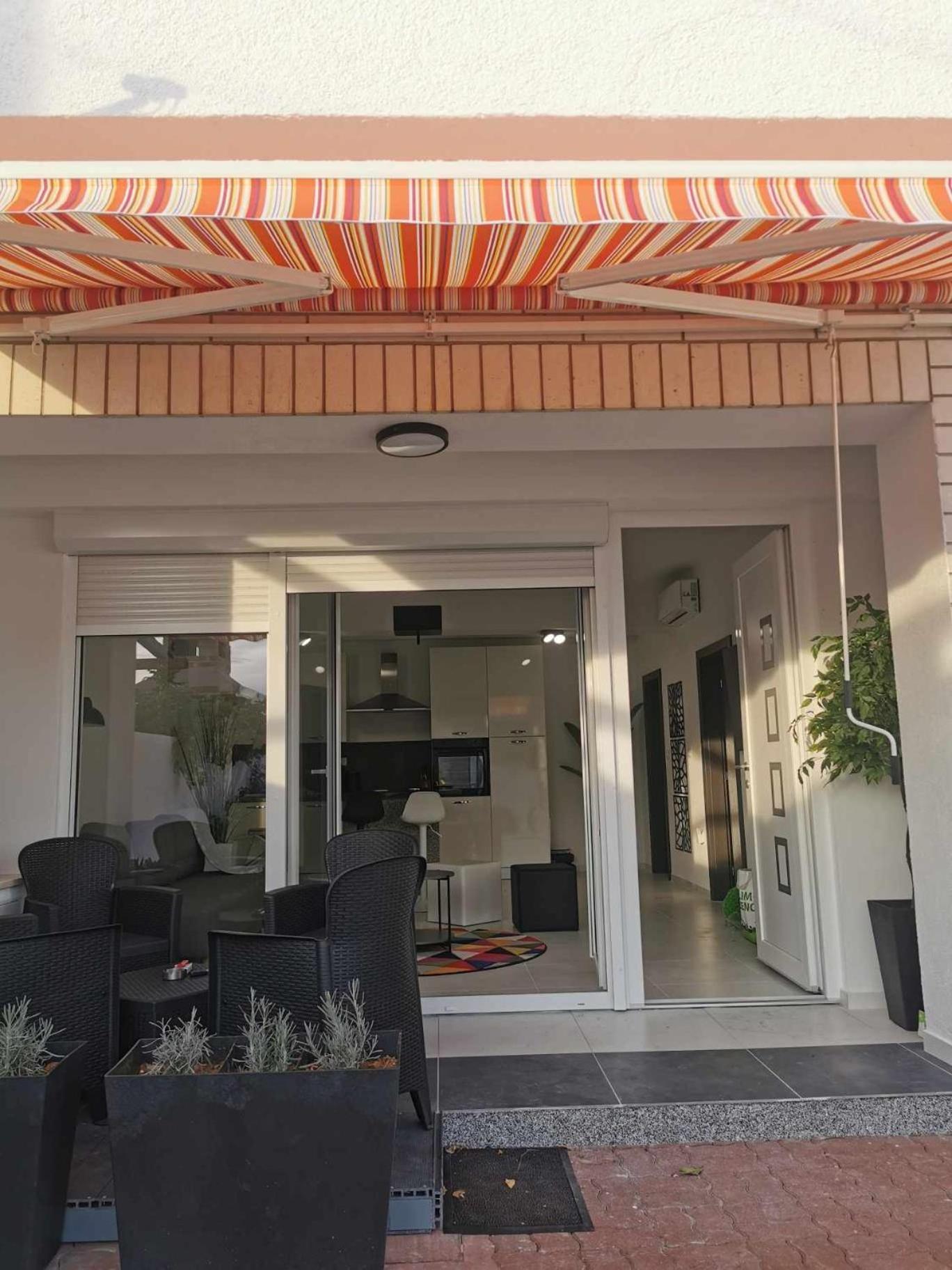 Guesthouse Nadia Сень Экстерьер фото