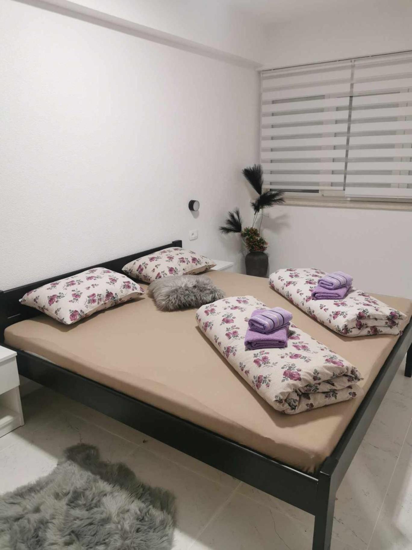 Guesthouse Nadia Сень Экстерьер фото